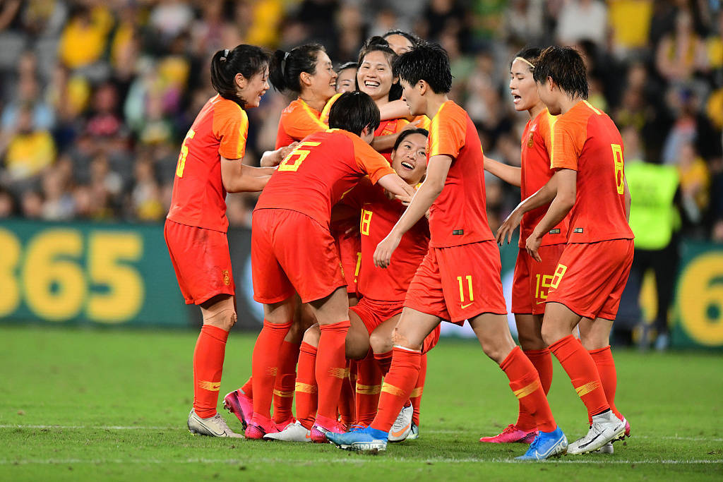 国际足坛的气氛被女足比赛点燃(国际足坛的气氛被女足比赛点燃了)