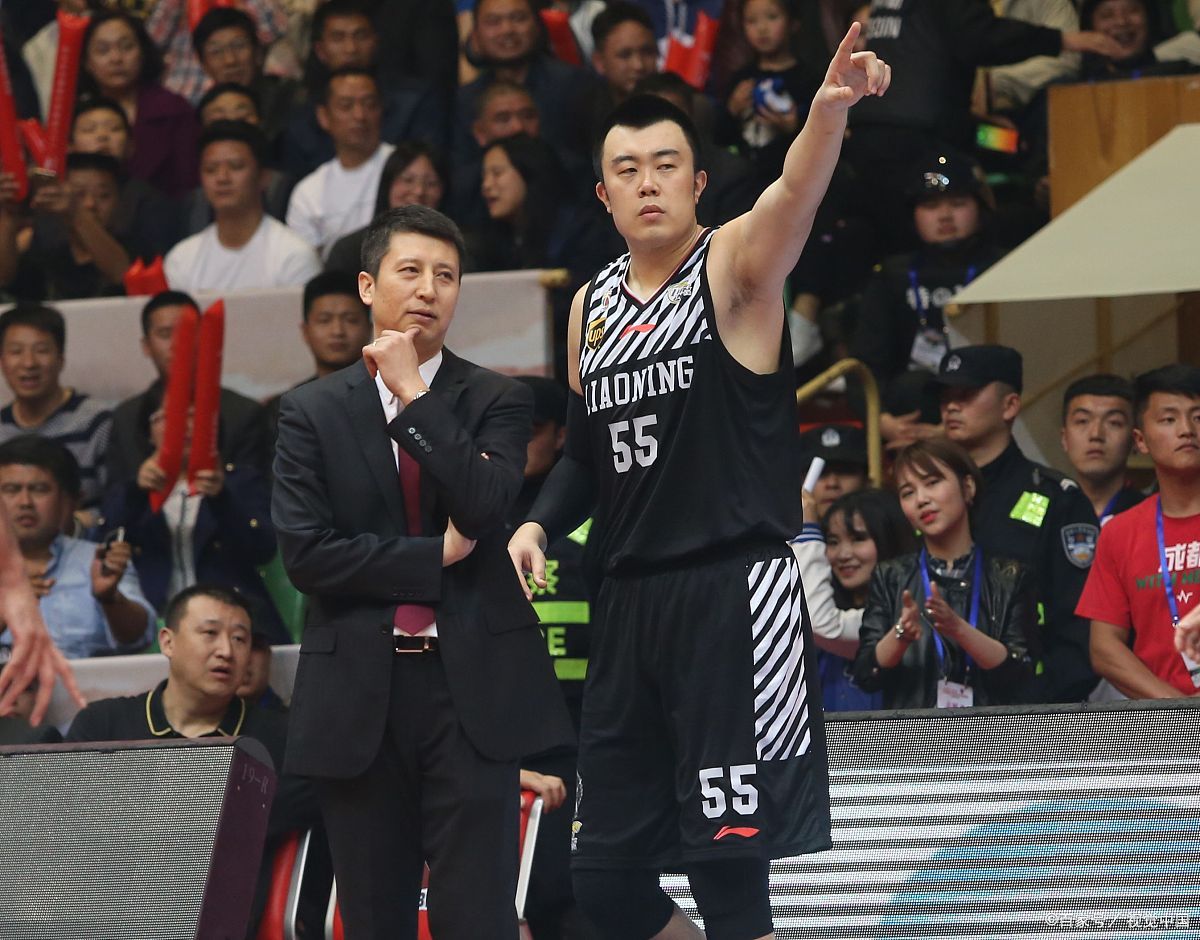 包含韩德君17+14辽宁险胜宁波原帅20分山西胜上海的词条