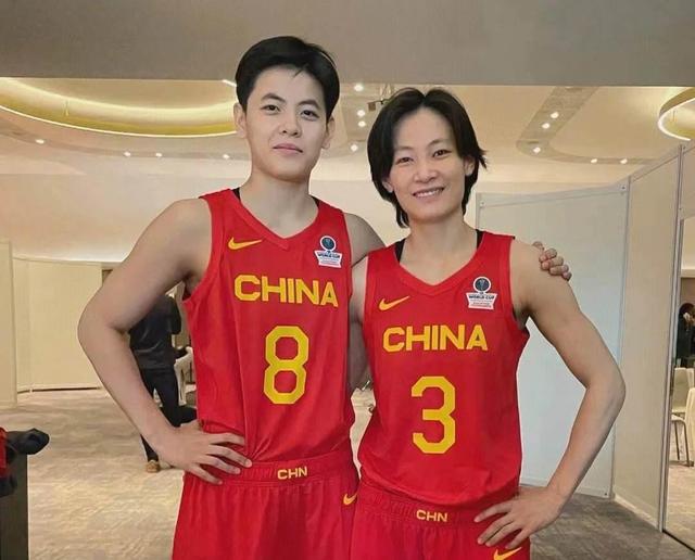 姐妹连线！杨力维杨舒予合砍25分老将发力助队大胜