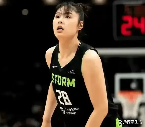 包含转会飞翼后首秀！李月汝2分2板2助正负值+9的词条