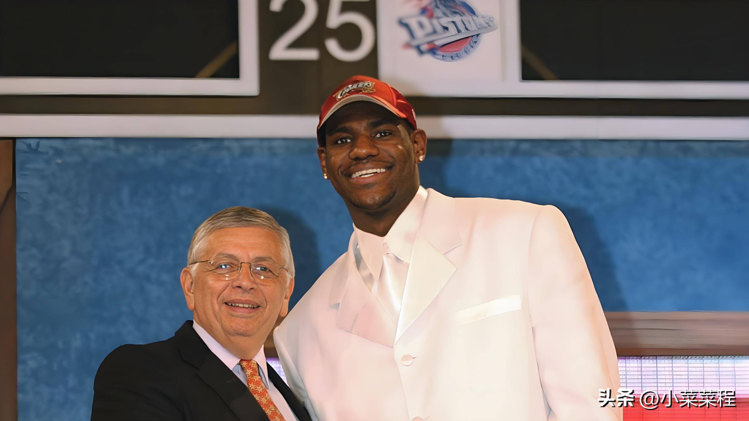 爱体育全站-埃奇库姆：全世界孩子的'NBA最想与之交手者'都会是勒布朗的简单介绍